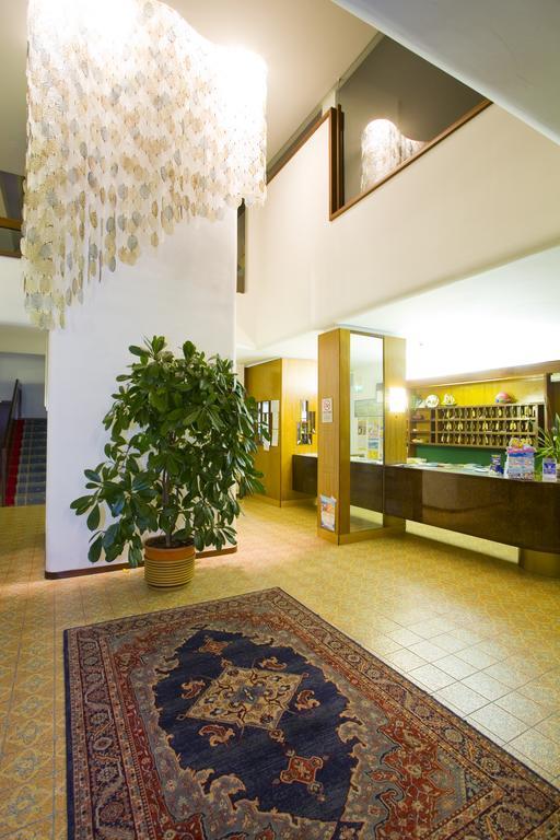 Hotel Metropol Caorle Oda fotoğraf